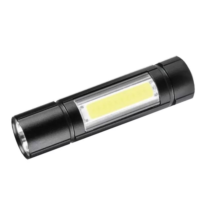 Kako polnilna svetilka z mini LED obeskom za ključe izboljša vsakodnevne svetlobne rešitve?